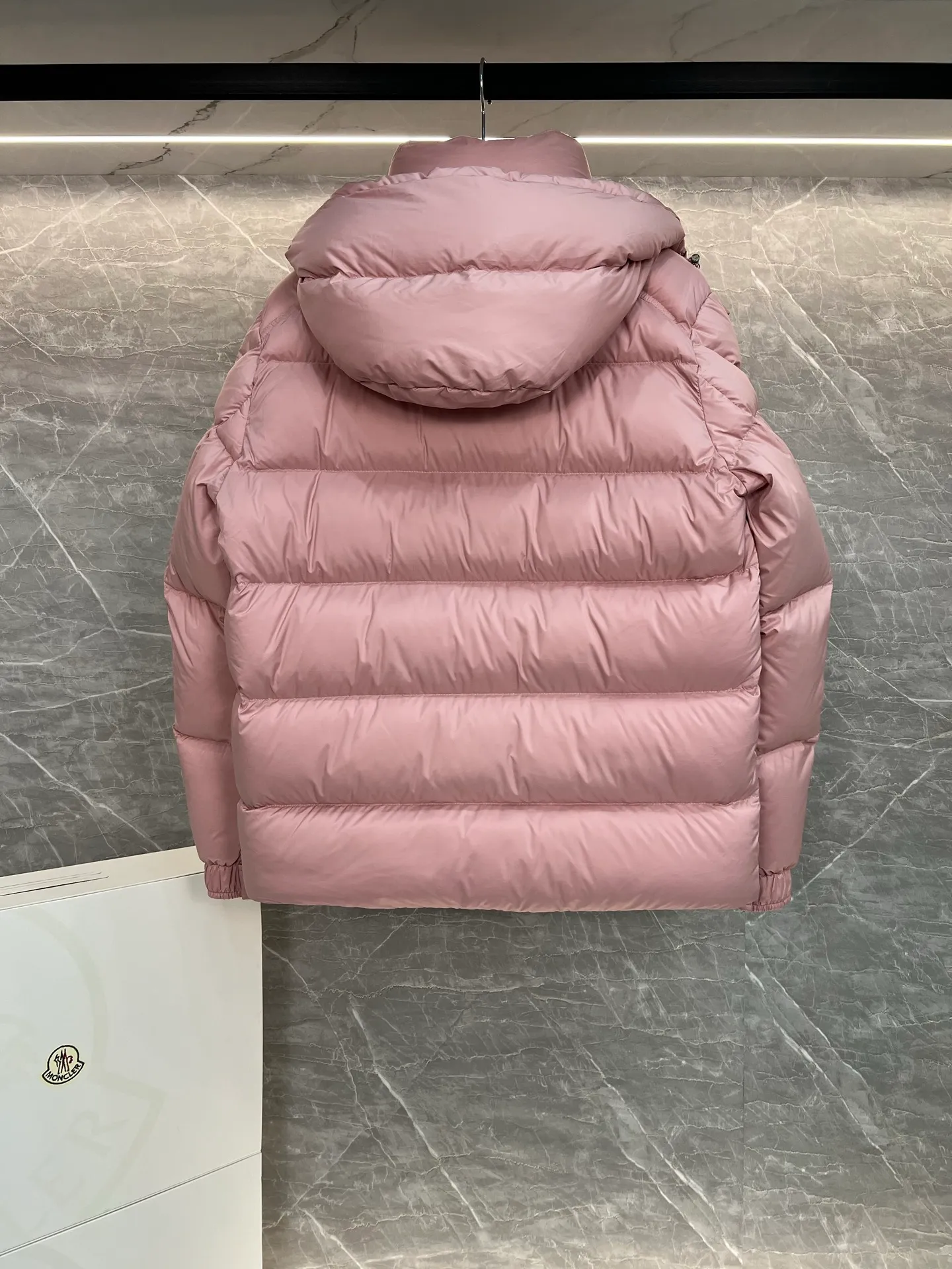 Hot Sale ⬆️MonclerMaya 90 .❗️❗️❗️❗️❗️ Moncler 。 Moncler Maya 。 ， ， Moncler 。 ， ，Classic 。 Classic 。 • • • • • ， • • • Size : 1-2-3-4-5 Black、White、Pink、